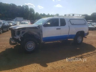 TOYOTA TACOMA SR