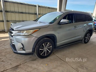 TOYOTA HIGHLANDER XLE