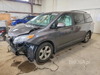 TOYOTA SIENNA LE