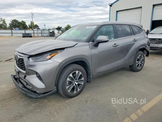 TOYOTA HIGHLANDER HYBRID XLE