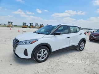 NISSAN KICKS S