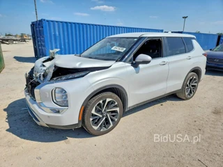 MITSUBISHI OUTLANDER SE