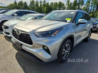 TOYOTA HIGHLANDER XLE