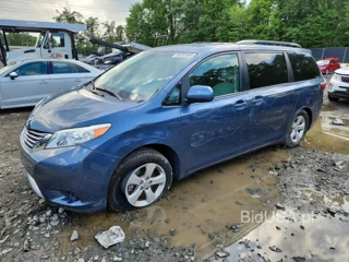 TOYOTA SIENNA LE