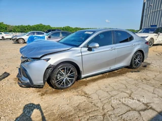 TOYOTA CAMRY HYBRID SE