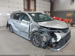 TOYOTA TOYOTA SIENNA XLE