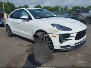 PORSCHE PORSCHE MACAN
