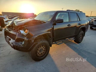 TOYOTA 4RUNNER SR5