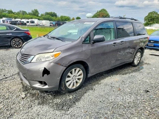 TOYOTA SIENNA LE