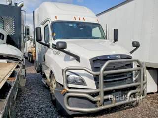 FREIGHTLINER CASCADIA 126
