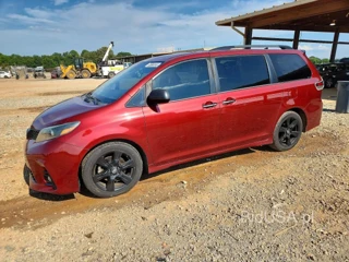 TOYOTA SIENNA SE PREMIUM 8-PASSENGER