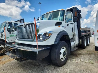 INTERNATIONAL 7600