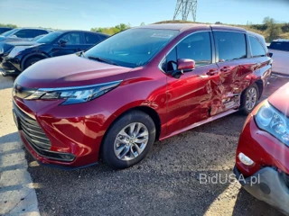TOYOTA SIENNA LE
