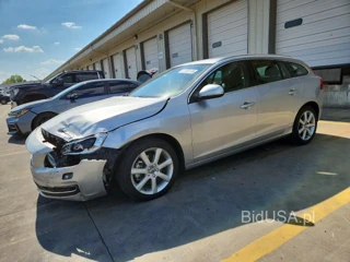 VOLVO V60 T5 PLATINUM