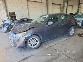 TOYOTA YARIS IA BASE