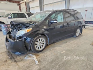 TOYOTA SIENNA LIMITED 7-PASSENGER