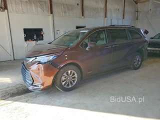 TOYOTA SIENNA XLE