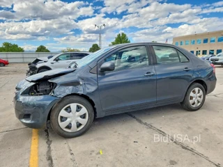 TOYOTA YARIS BASE