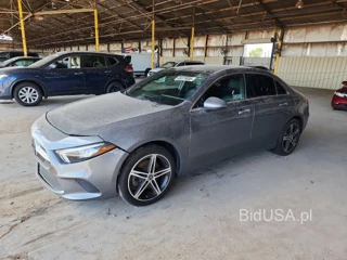MERCEDES-BENZ A 220