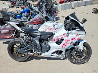 YAMAHA YZFR7