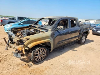 TOYOTA TACOMA SR5
