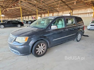 CHRYSLER TOWN & COUNTRY TOURING L