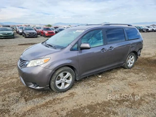 TOYOTA SIENNA LE