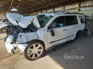 CADILLAC ESCALADE LUXURY