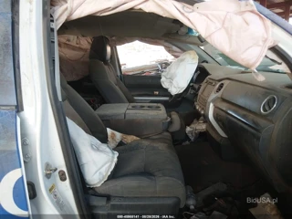 TOYOTA TOYOTA TUNDRA SR5 5.7L V8