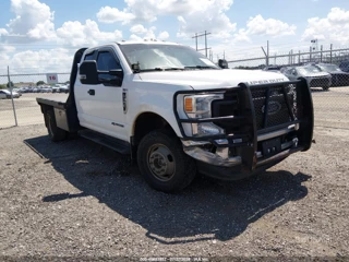 FORD FORD F-350 CHASSIS XL