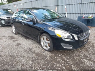 VOLVO VOLVO S60 T5/T5 W/MOONROOF