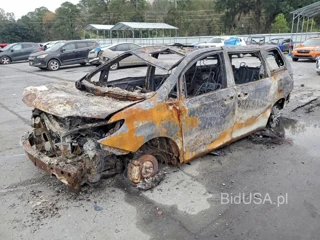 TOYOTA SIENNA XLE