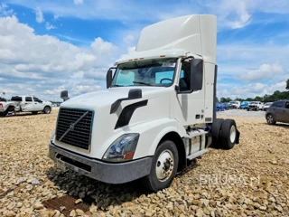 VOLVO VNL