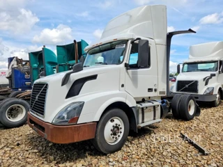 VOLVO VNL
