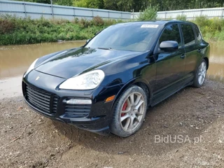 PORSCHE CAYENNE GTS