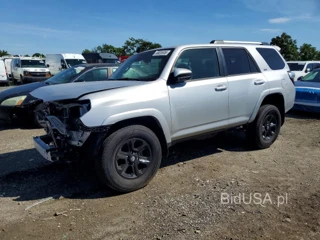 TOYOTA 4RUNNER SR5