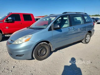 TOYOTA SIENNA CE 8-PASSENGER