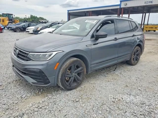 VOLKSWAGEN TIGUAN SE R-LINE BLACK