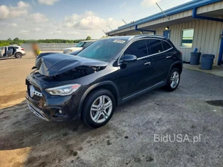 MERCEDES-BENZ GLA 250