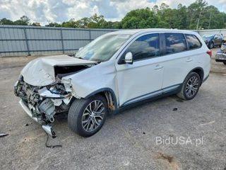 MITSUBISHI OUTLANDER SE