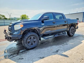 TOYOTA TUNDRA SR5