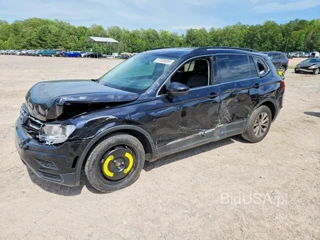 VOLKSWAGEN TIGUAN SE