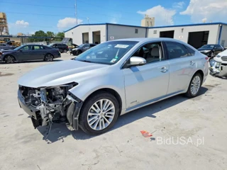 TOYOTA AVALON HYBRID LIMITED