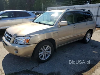 TOYOTA HIGHLANDER HYBRID