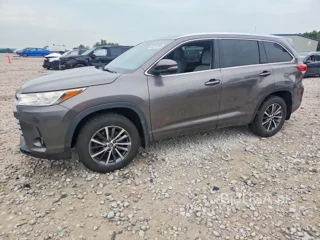 TOYOTA HIGHLANDER XLE