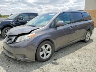 TOYOTA SIENNA LE