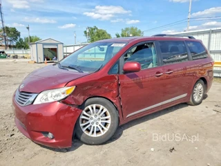 TOYOTA SIENNA XLE 8-PASSENGER