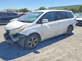 TOYOTA SIENNA LE