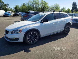 VOLVO V60 CROSS COUNTRY PREMIER