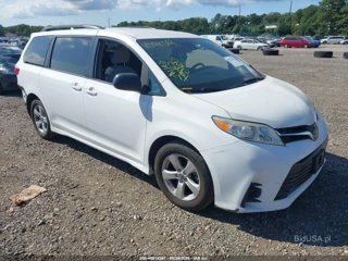 TOYOTA TOYOTA SIENNA LE 8 PASSENGER